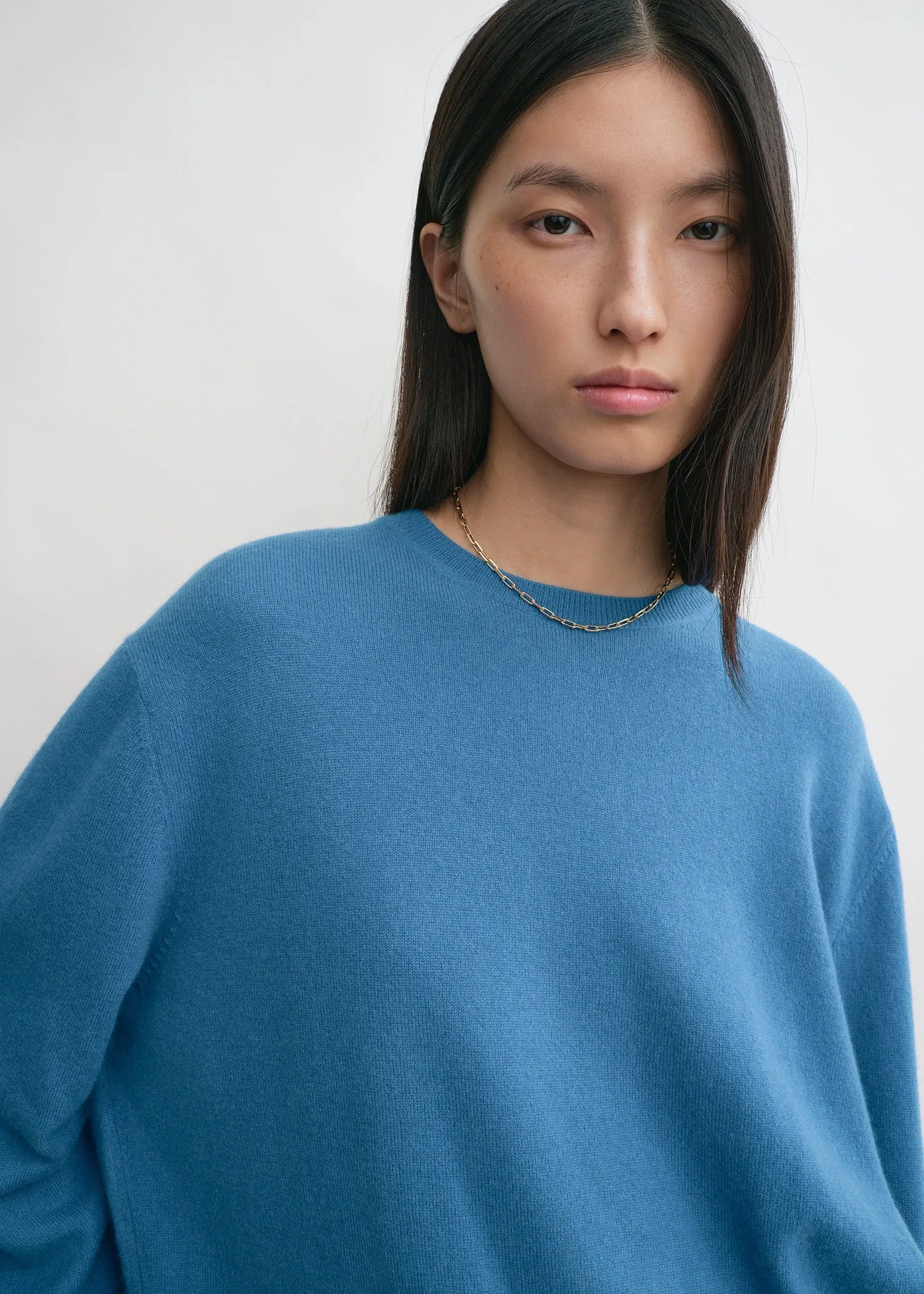 Crew-neck cashmere knit azure