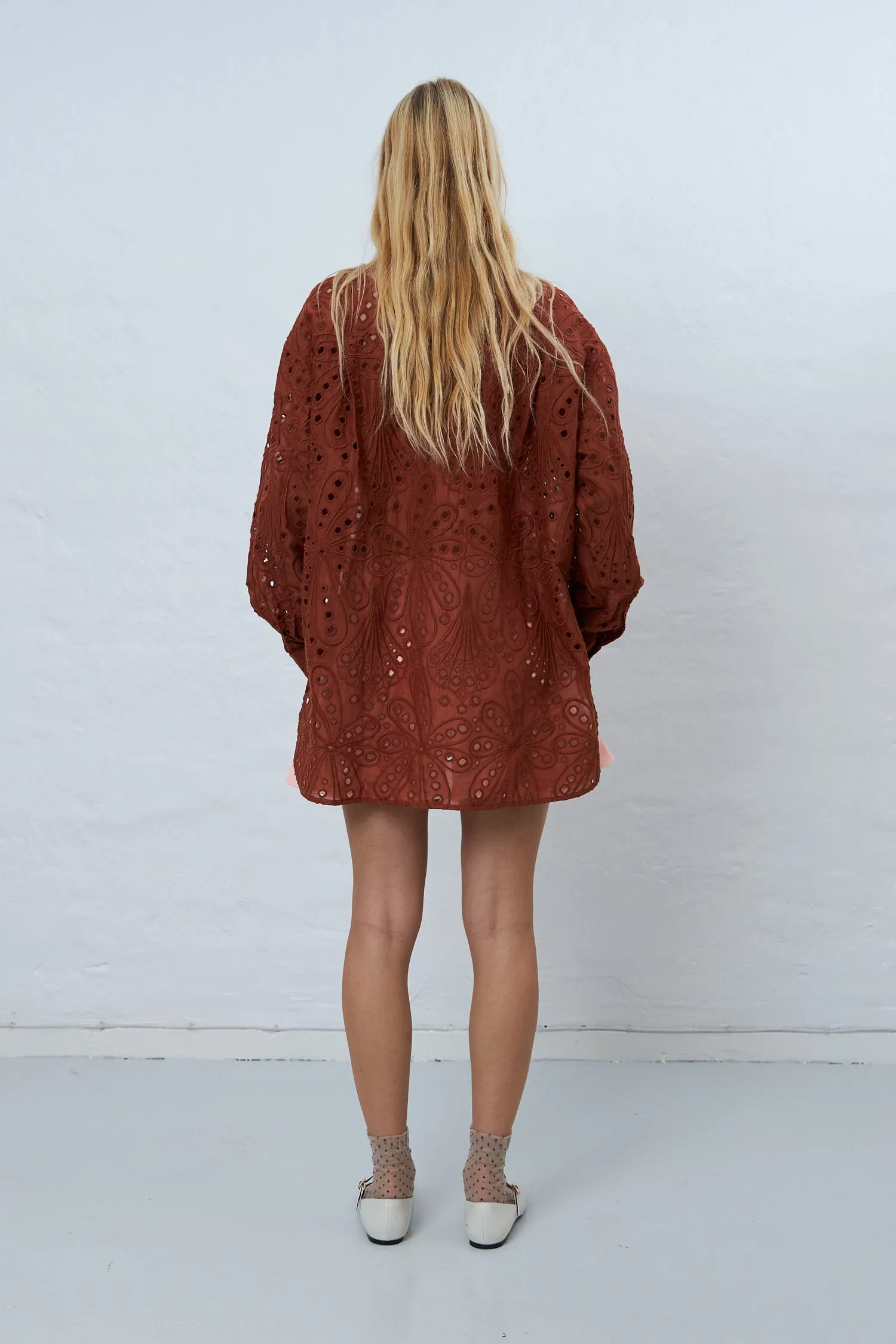 Crisp delicate embroidered cotton shirt - Brown