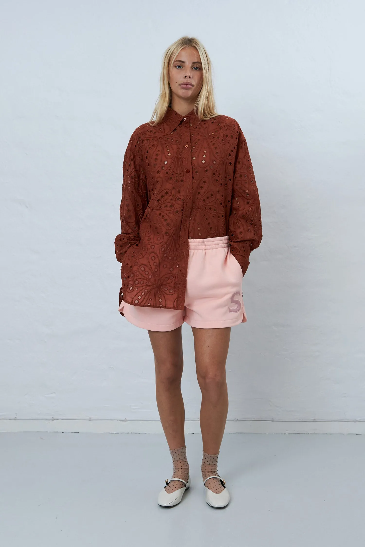 Crisp delicate embroidered cotton shirt - Brown