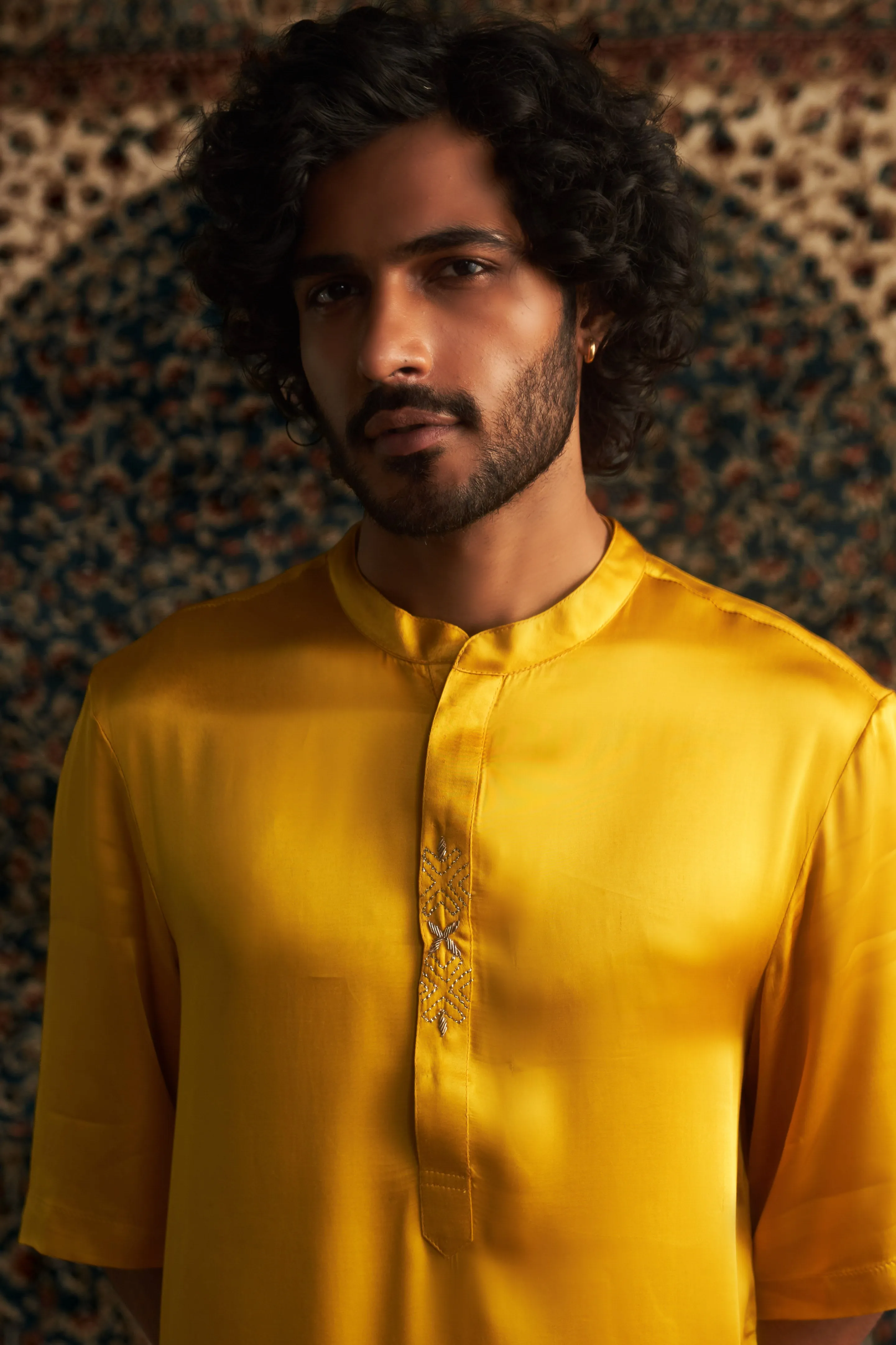 Prarambh Embroidered Short Sleeve Kurta